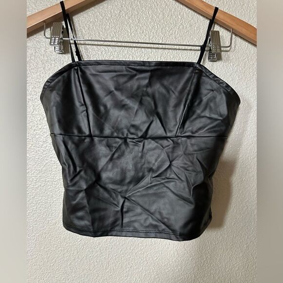 NWOT 7Day Wknd Leather Style Style Crop Top M - Picture 1 of 8